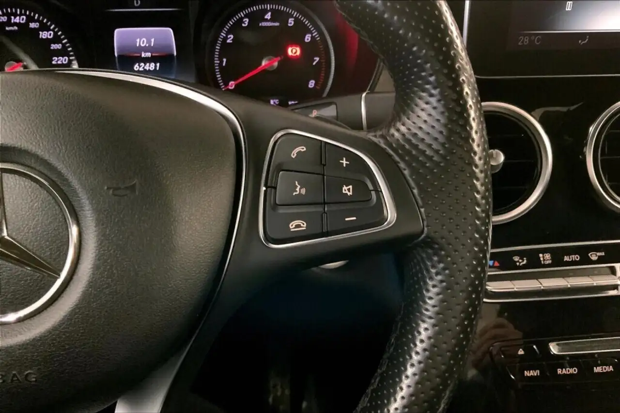 Mercedes-Benz GLC снимка Mercedes-Benz GLC