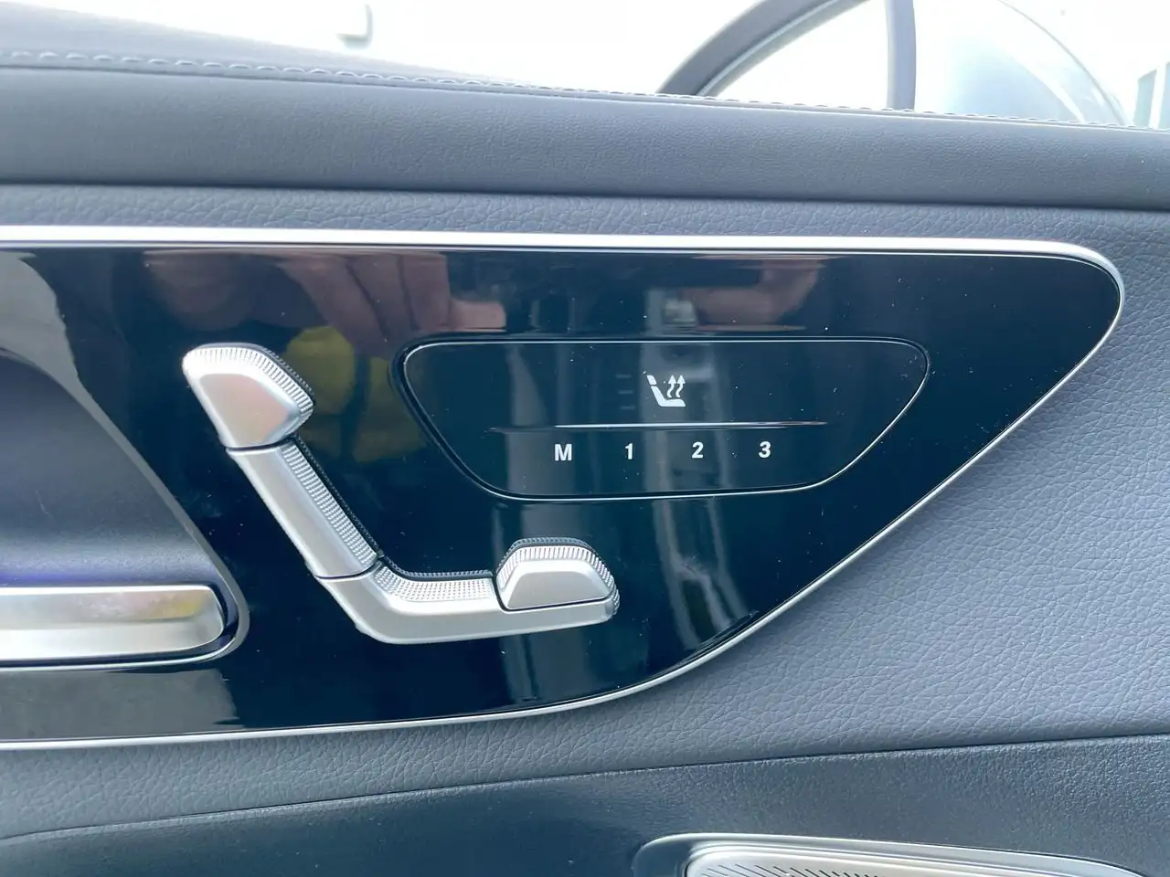 Mercedes-Benz GLC снимка Mercedes-Benz GLC