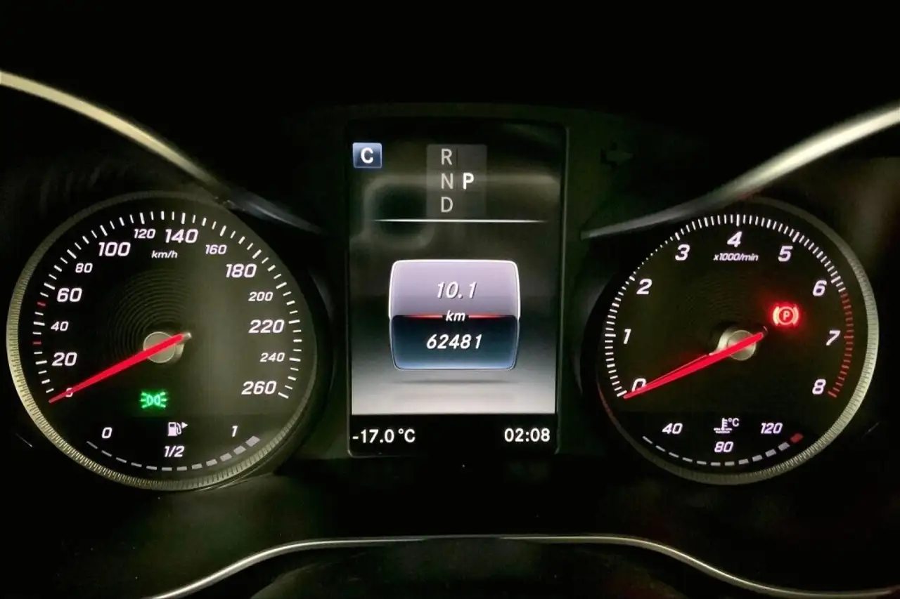 Mercedes-Benz GLC снимка Mercedes-Benz GLC