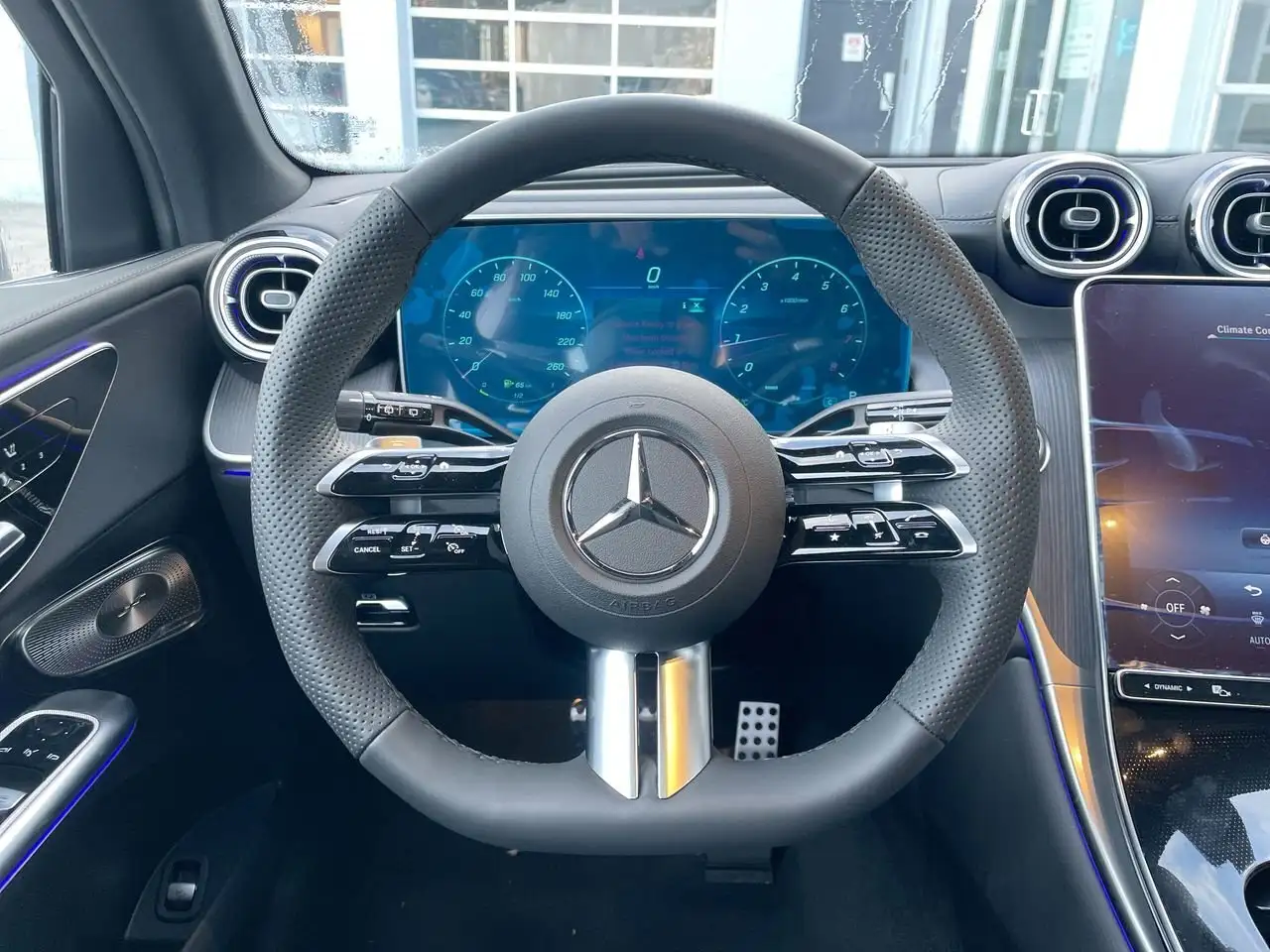 Mercedes-Benz GLC снимка Mercedes-Benz GLC