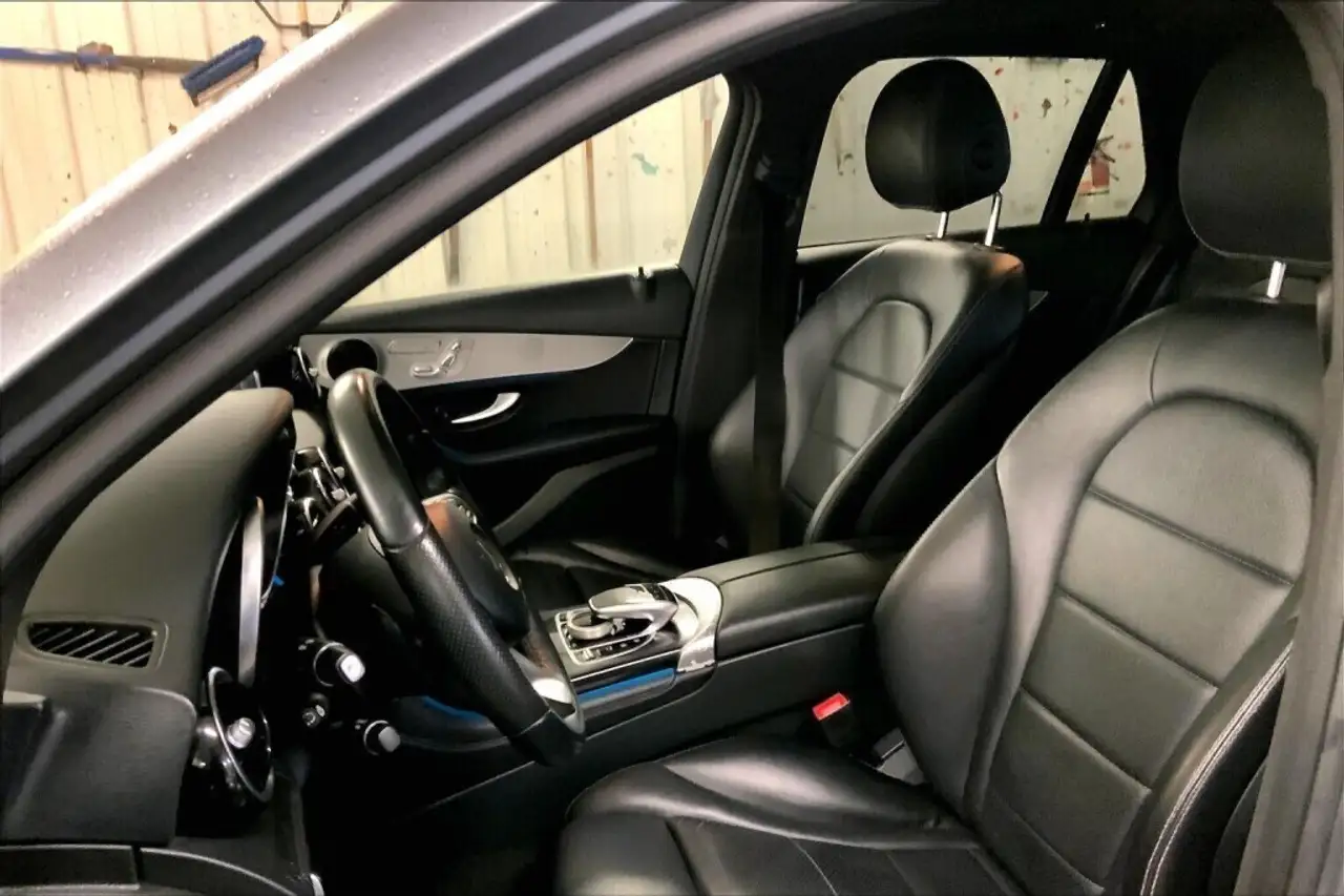 Mercedes-Benz GLC снимка Mercedes-Benz GLC