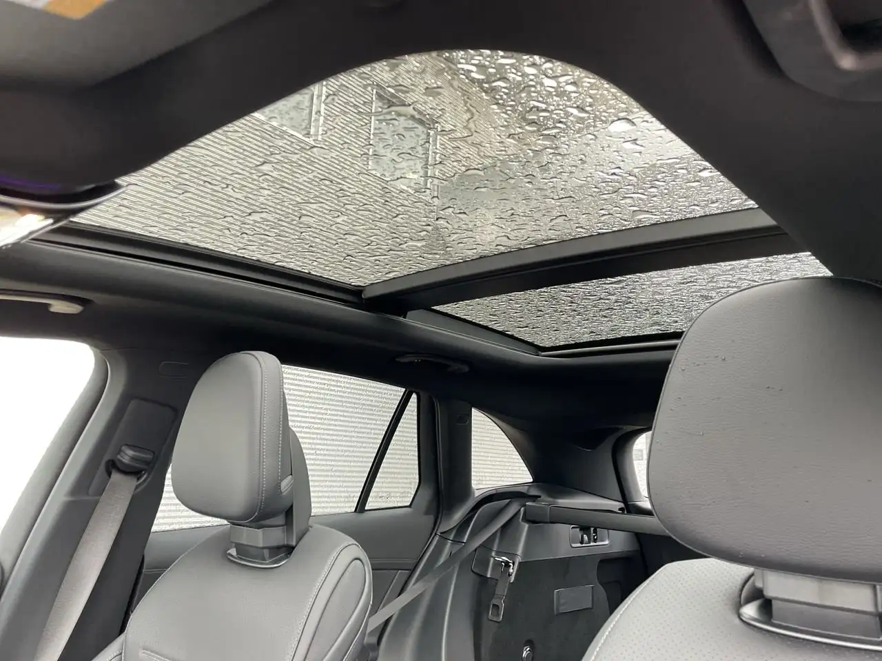 Mercedes-Benz GLC снимка Mercedes-Benz GLC