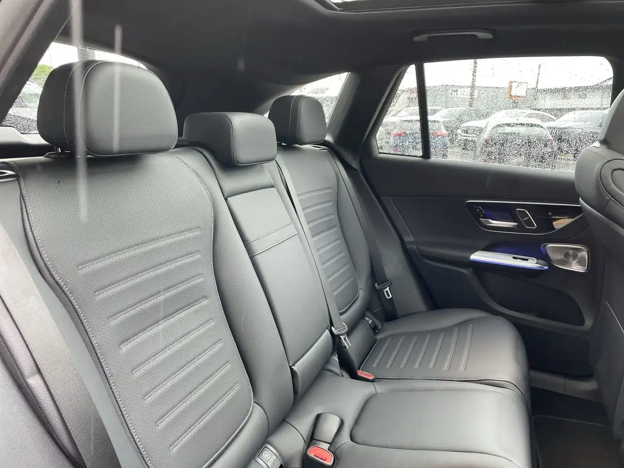 Mercedes-Benz GLC снимка Mercedes-Benz GLC