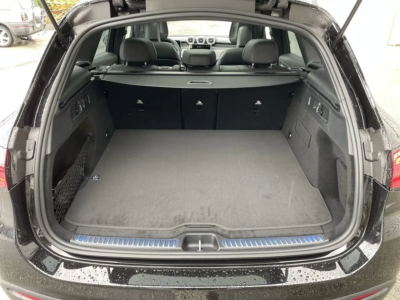 Mercedes-Benz GLC снимка Mercedes-Benz GLC