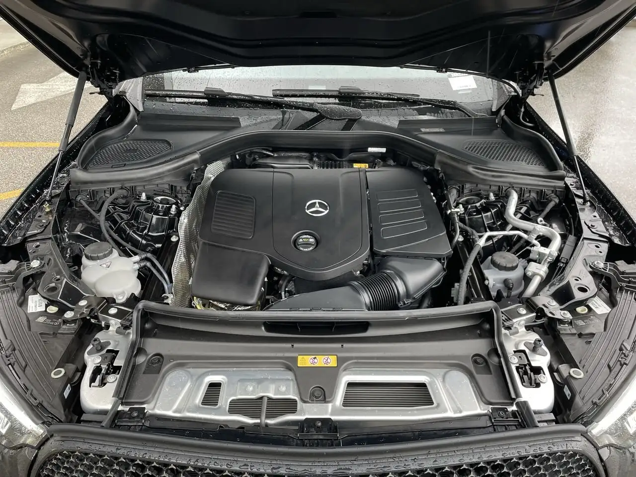 Mercedes-Benz GLC снимка Mercedes-Benz GLC
