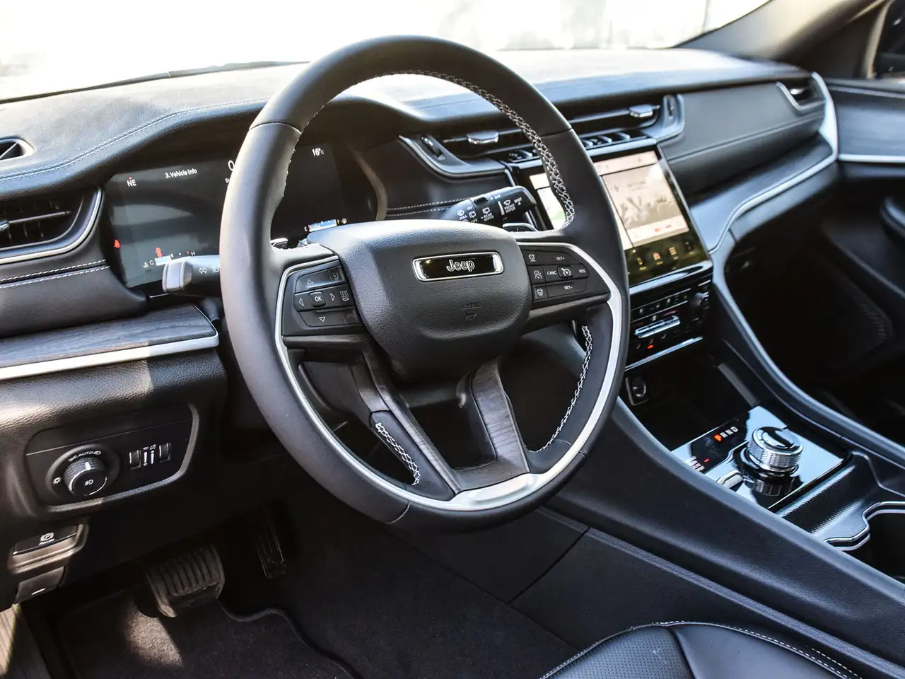 Jeep Grand Cherokee снимка Jeep Grand Cherokee
