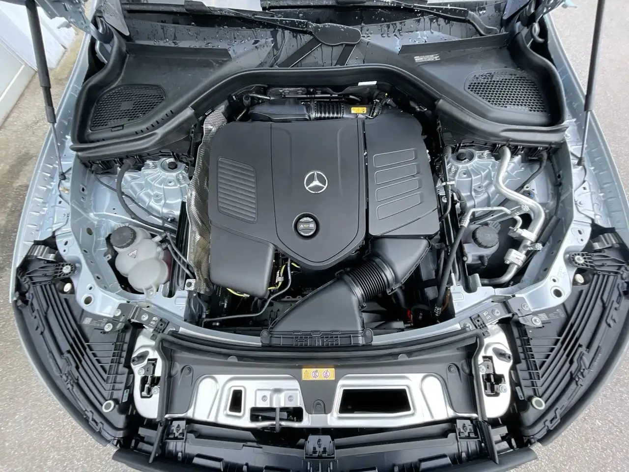 Mercedes-Benz GLC снимка Mercedes-Benz GLC