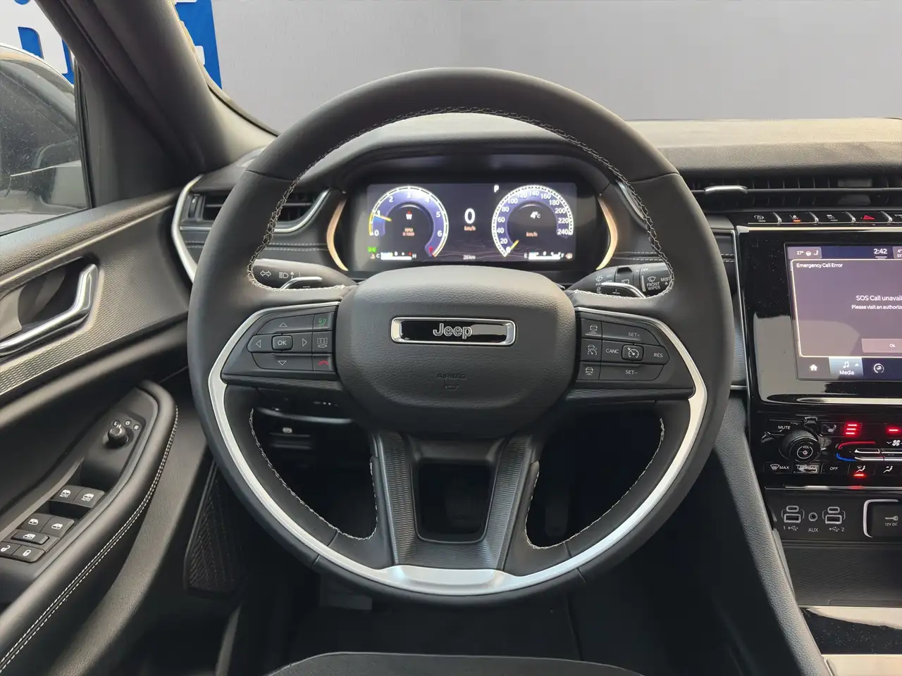 Jeep Grand Cherokee снимка Jeep Grand Cherokee