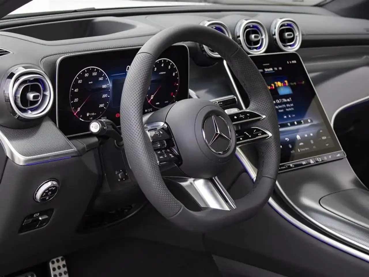 Mercedes-Benz GLC снимка Mercedes-Benz GLC