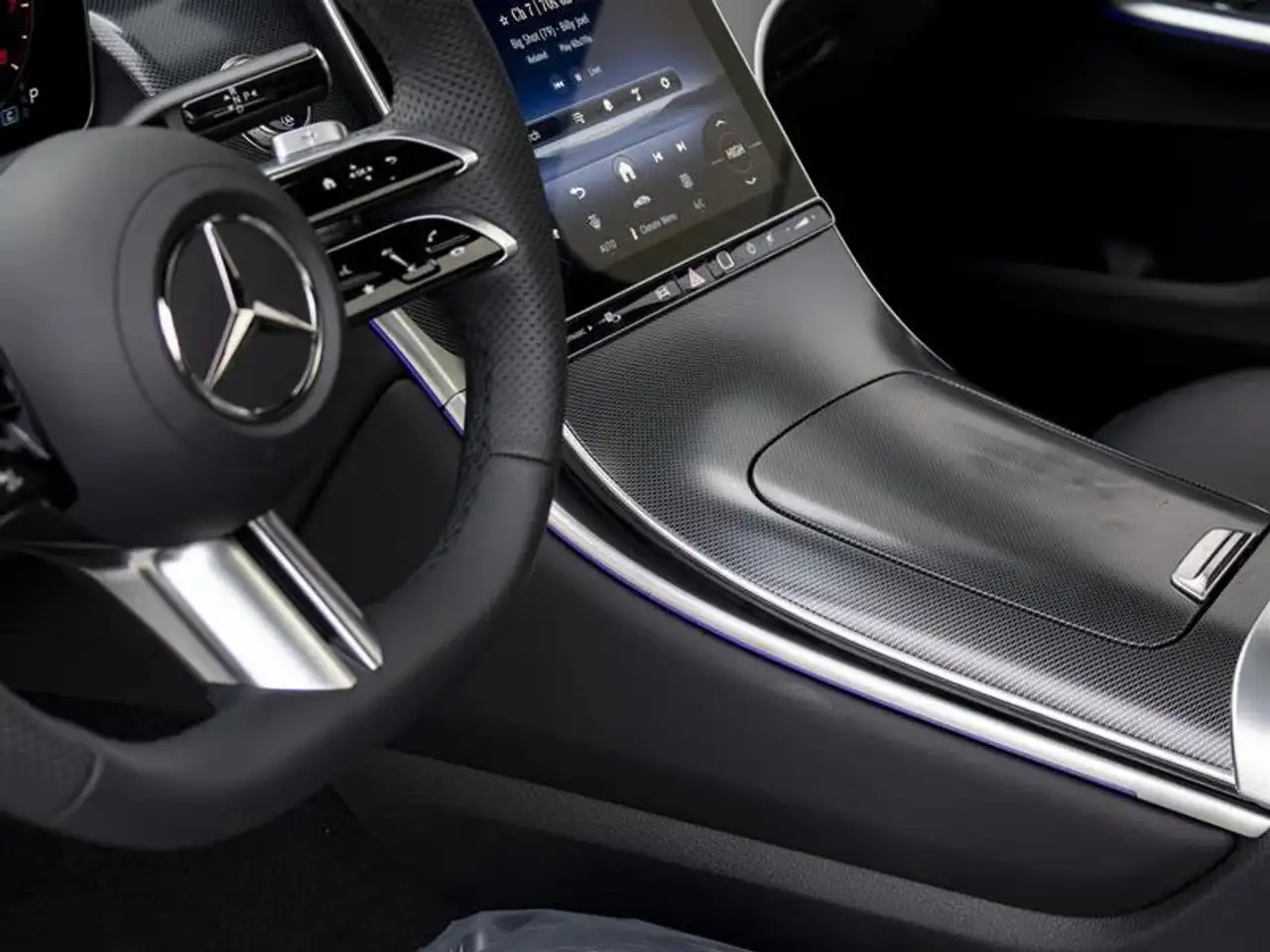 Mercedes-Benz GLC снимка Mercedes-Benz GLC