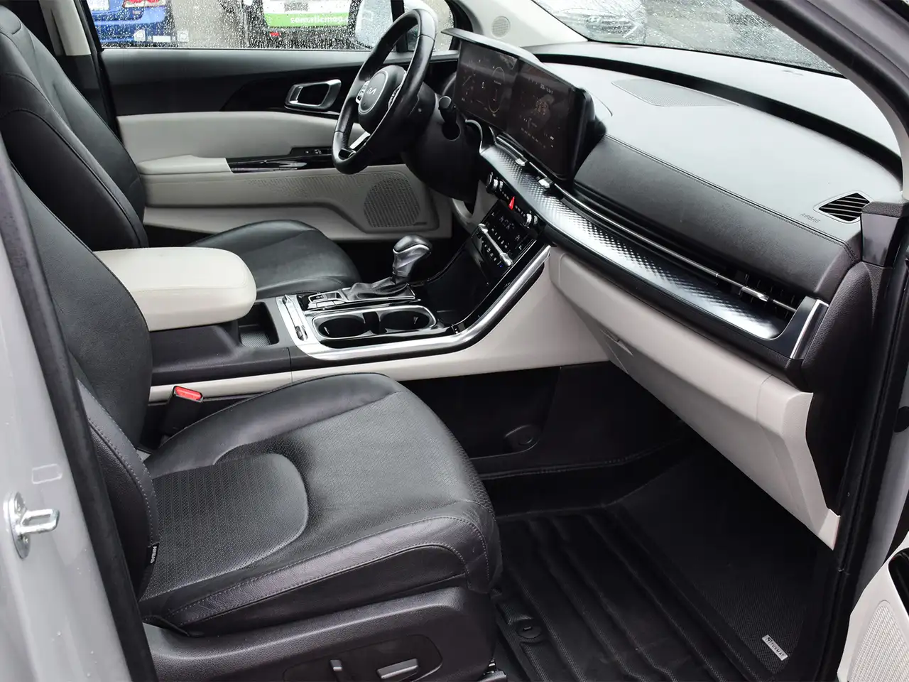 Kia Carnival photo Kia Carnival