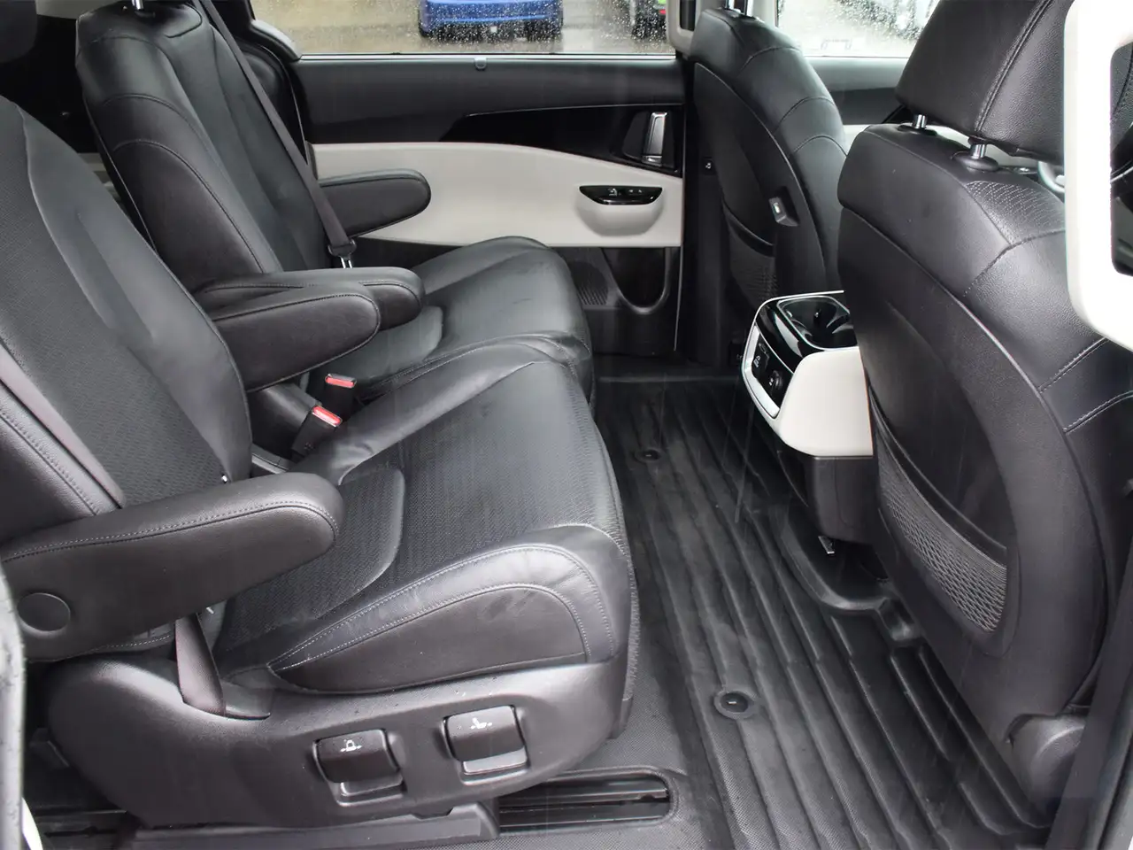 Kia Carnival photo Kia Carnival