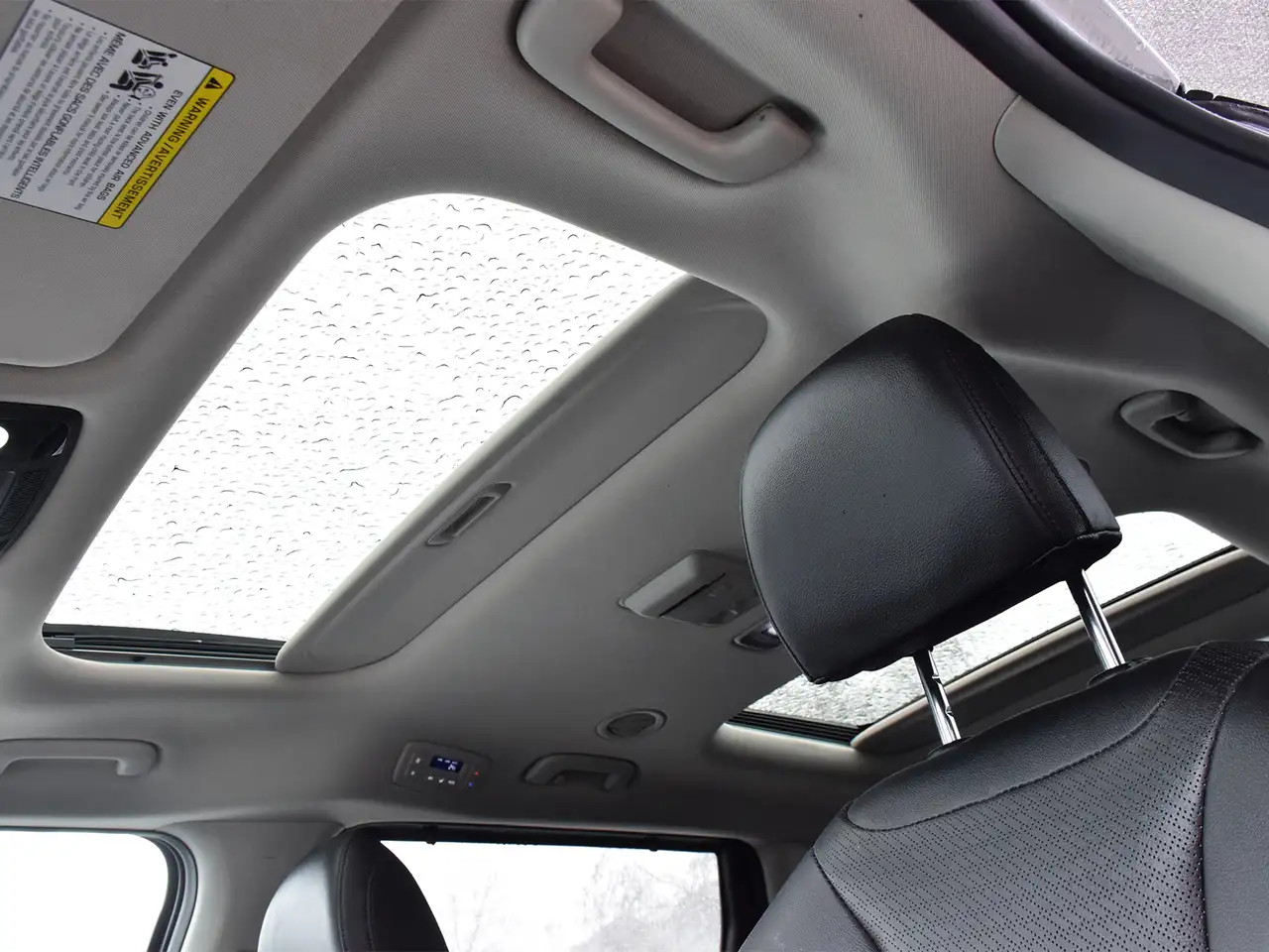 Kia Carnival photo Kia Carnival
