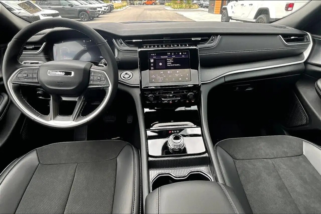 Jeep Grand Cherokee снимка Jeep Grand Cherokee