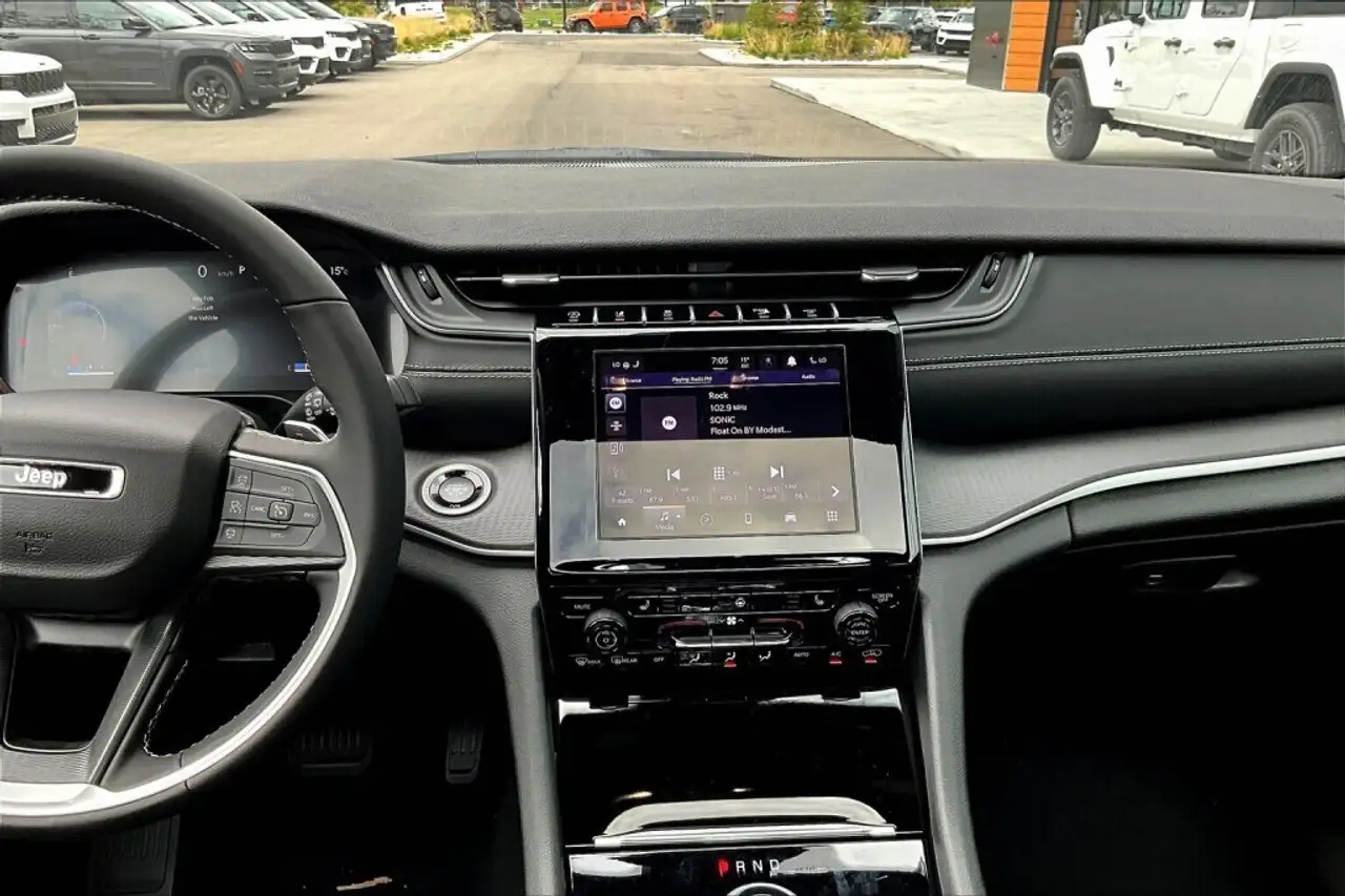 Jeep Grand Cherokee снимка Jeep Grand Cherokee