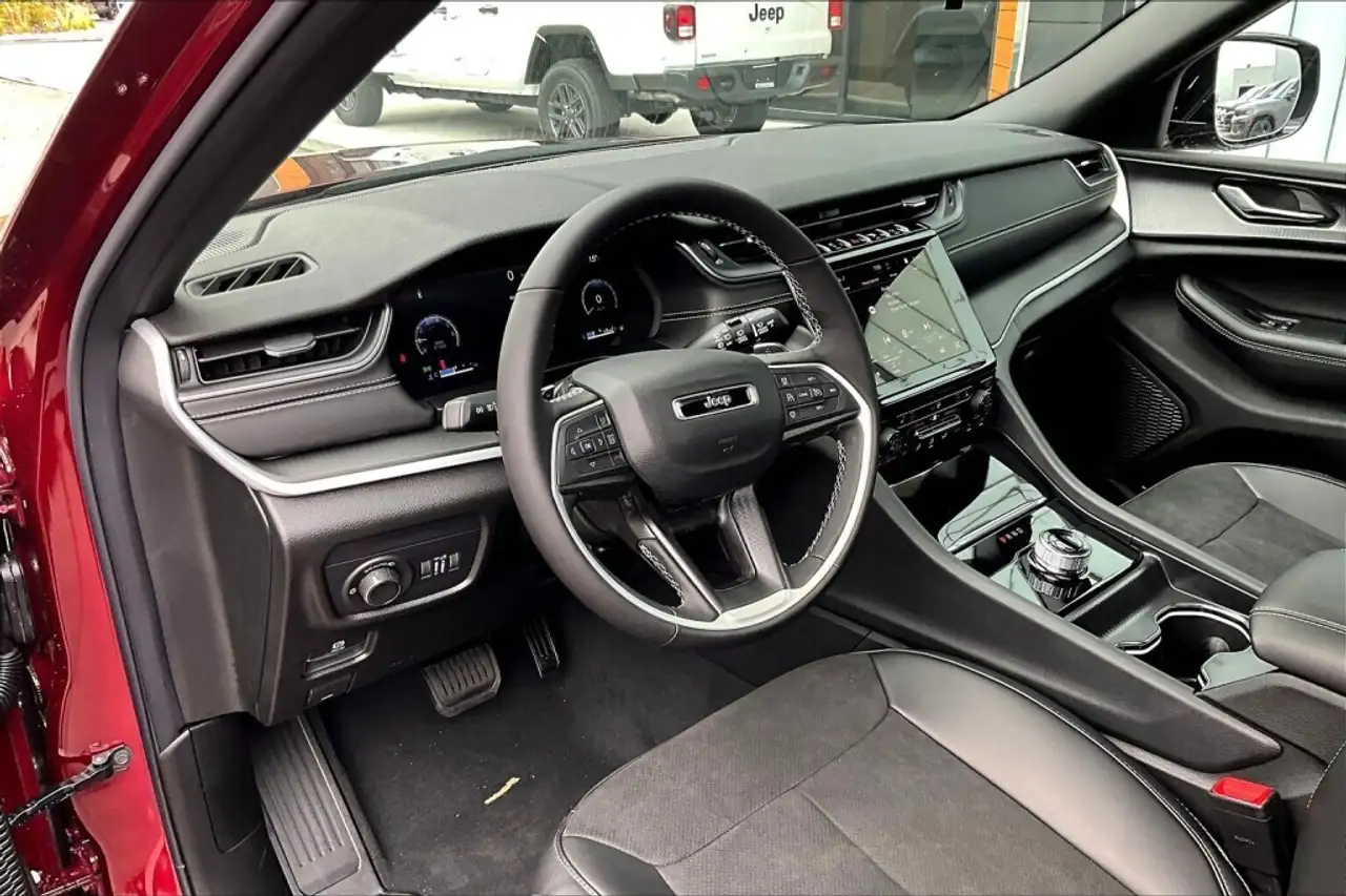 Jeep Grand Cherokee снимка Jeep Grand Cherokee