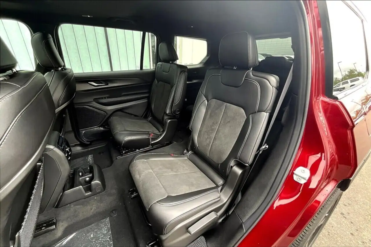 Jeep Grand Cherokee снимка Jeep Grand Cherokee