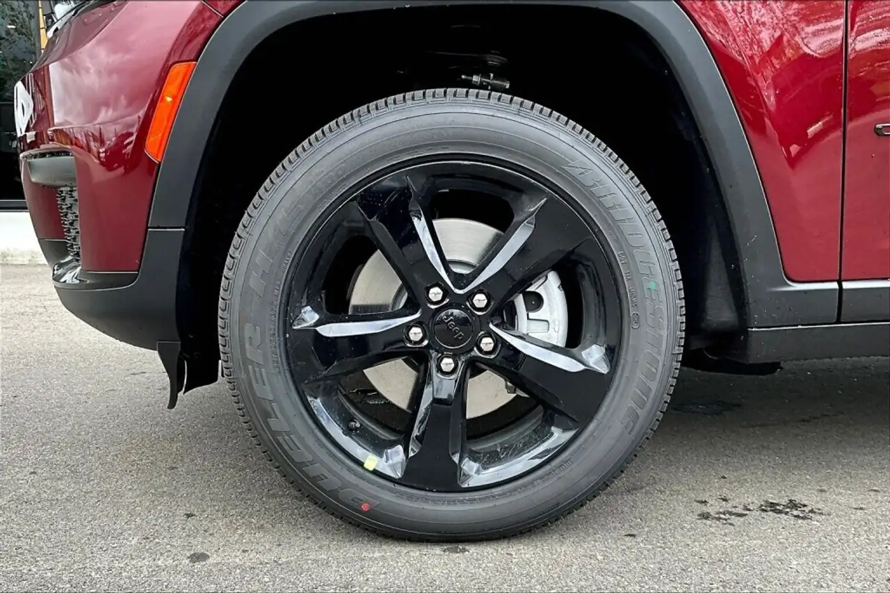 Jeep Grand Cherokee снимка Jeep Grand Cherokee