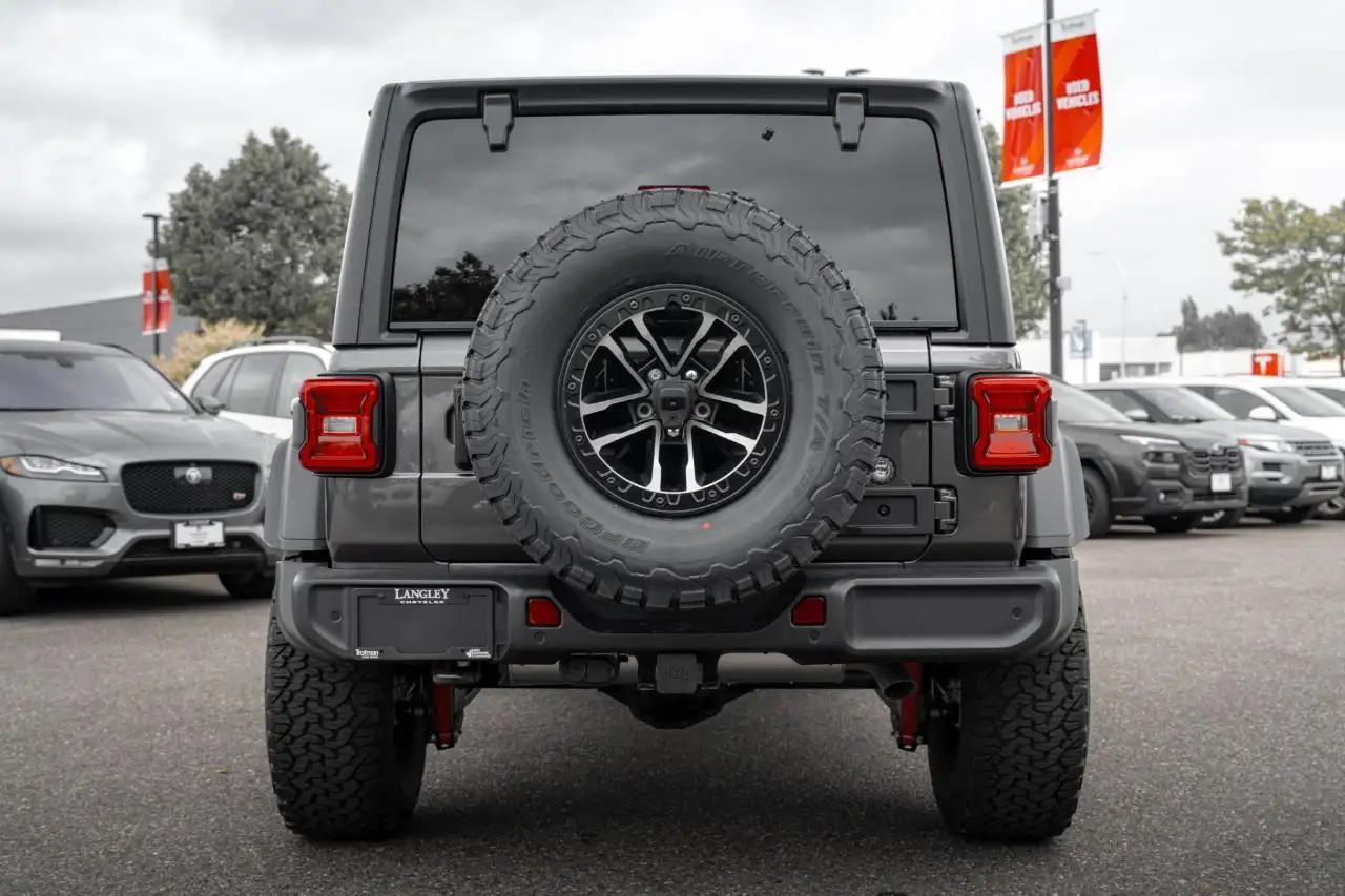Jeep Wrangler снимка Jeep Wrangler