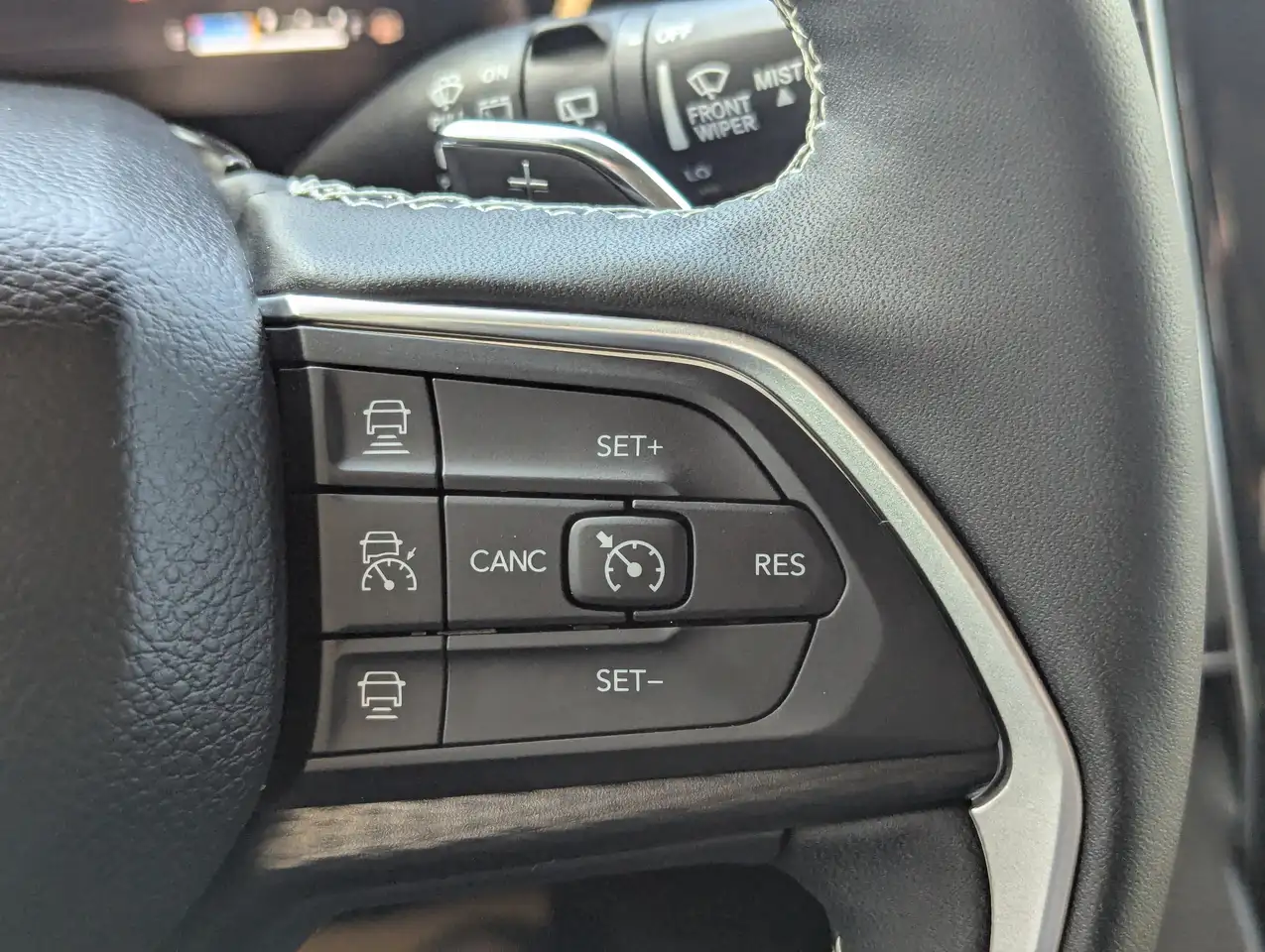 Jeep Grand Cherokee photo Jeep Grand Cherokee