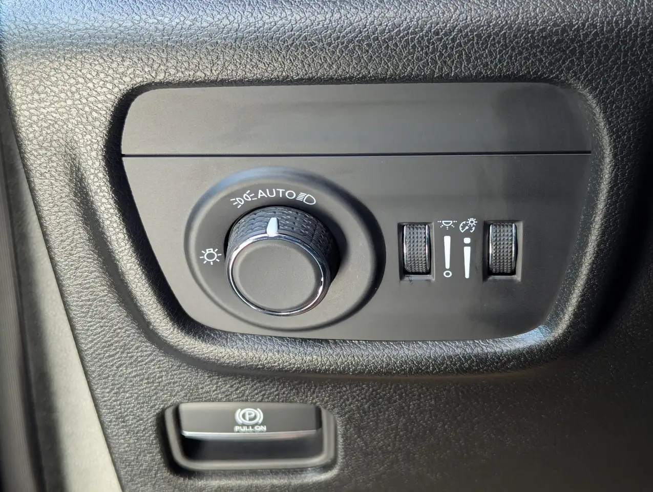 Jeep Grand Cherokee photo Jeep Grand Cherokee