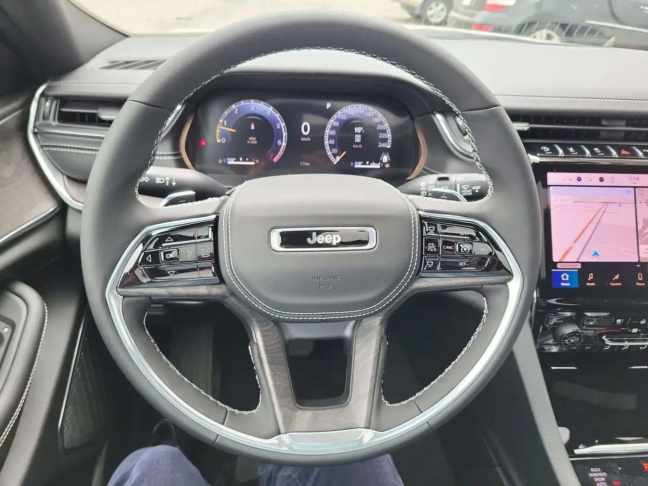 Jeep Grand Cherokee снимка Jeep Grand Cherokee
