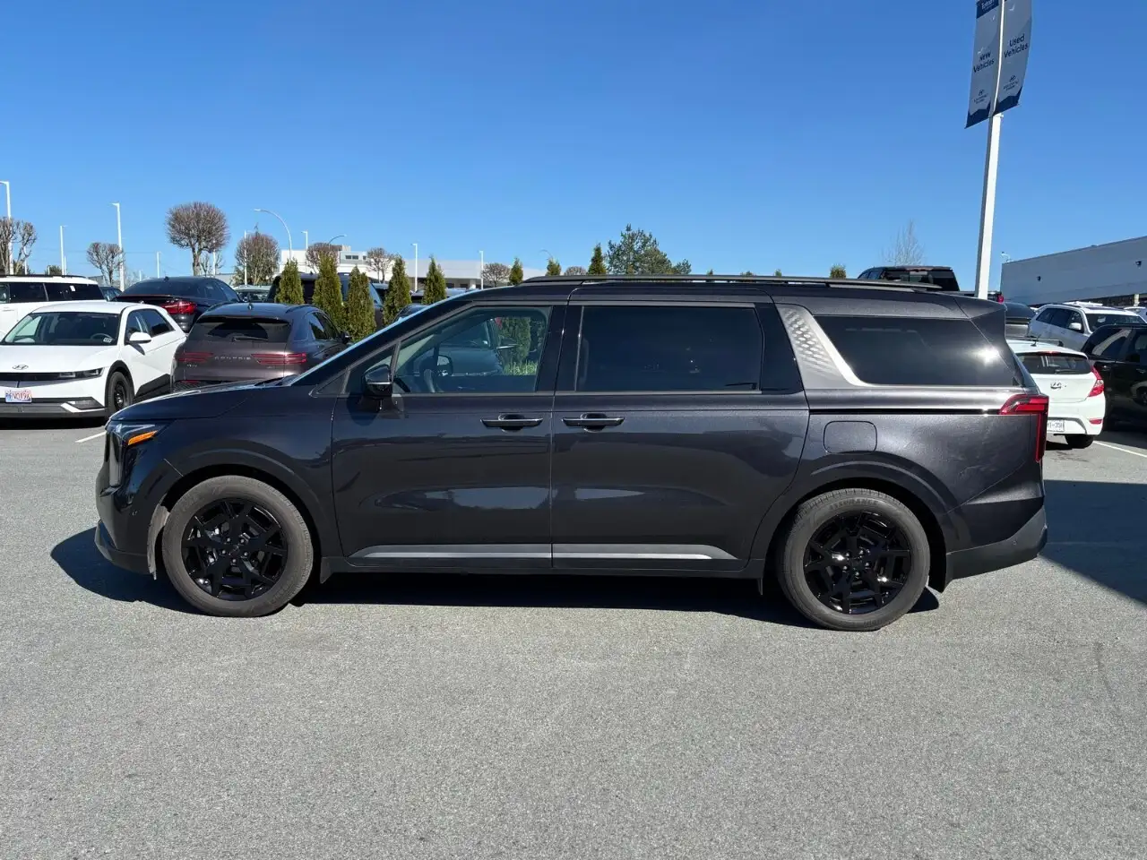 Kia Carnival photo Kia Carnival