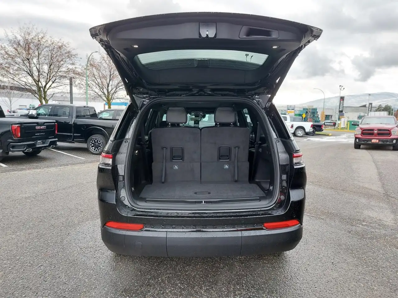Jeep Grand Cherokee снимка Jeep Grand Cherokee