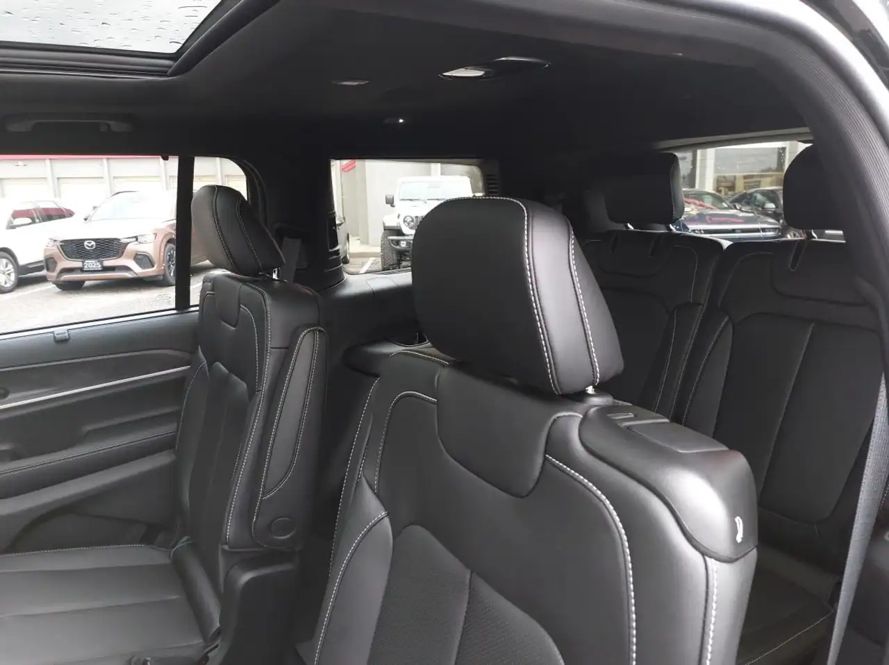 Jeep Grand Cherokee снимка Jeep Grand Cherokee