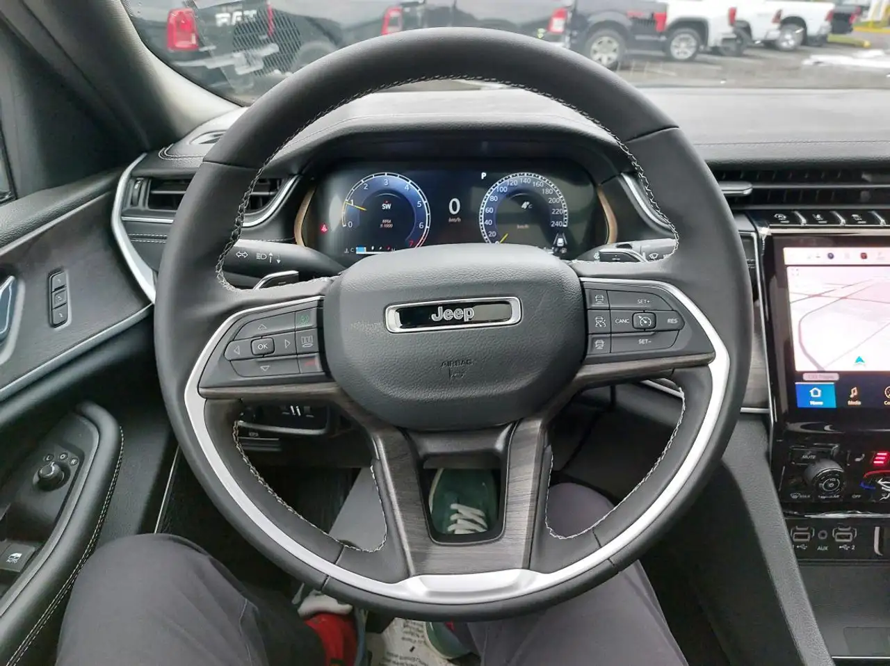 Jeep Grand Cherokee снимка Jeep Grand Cherokee