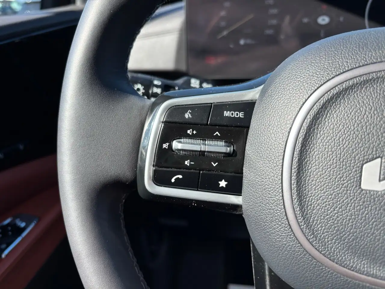 Kia Carnival photo Kia Carnival