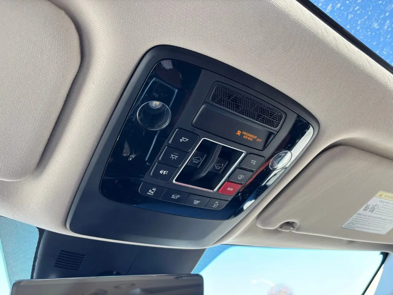 Kia Carnival photo Kia Carnival