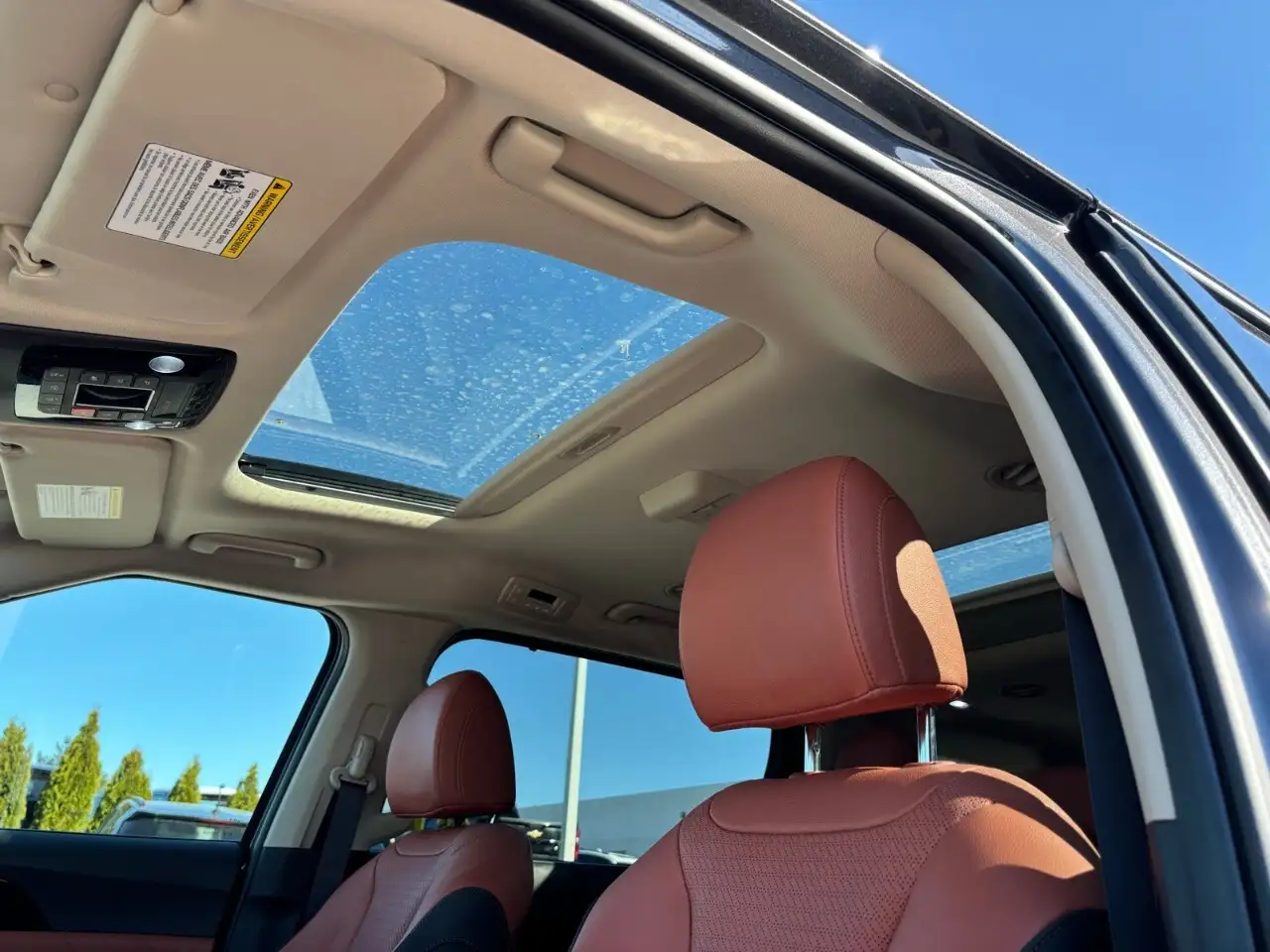 Kia Carnival photo Kia Carnival