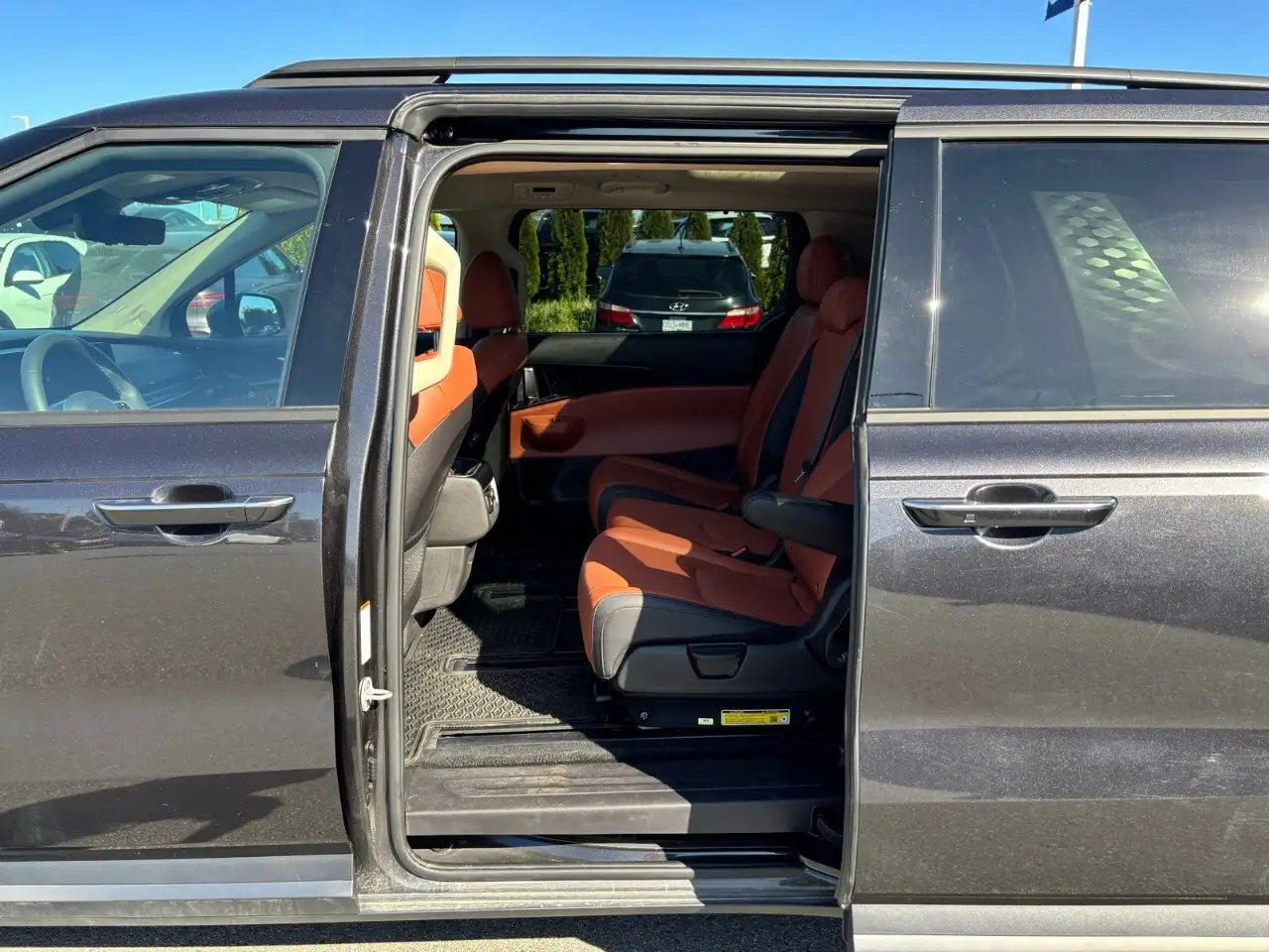 Kia Carnival photo Kia Carnival