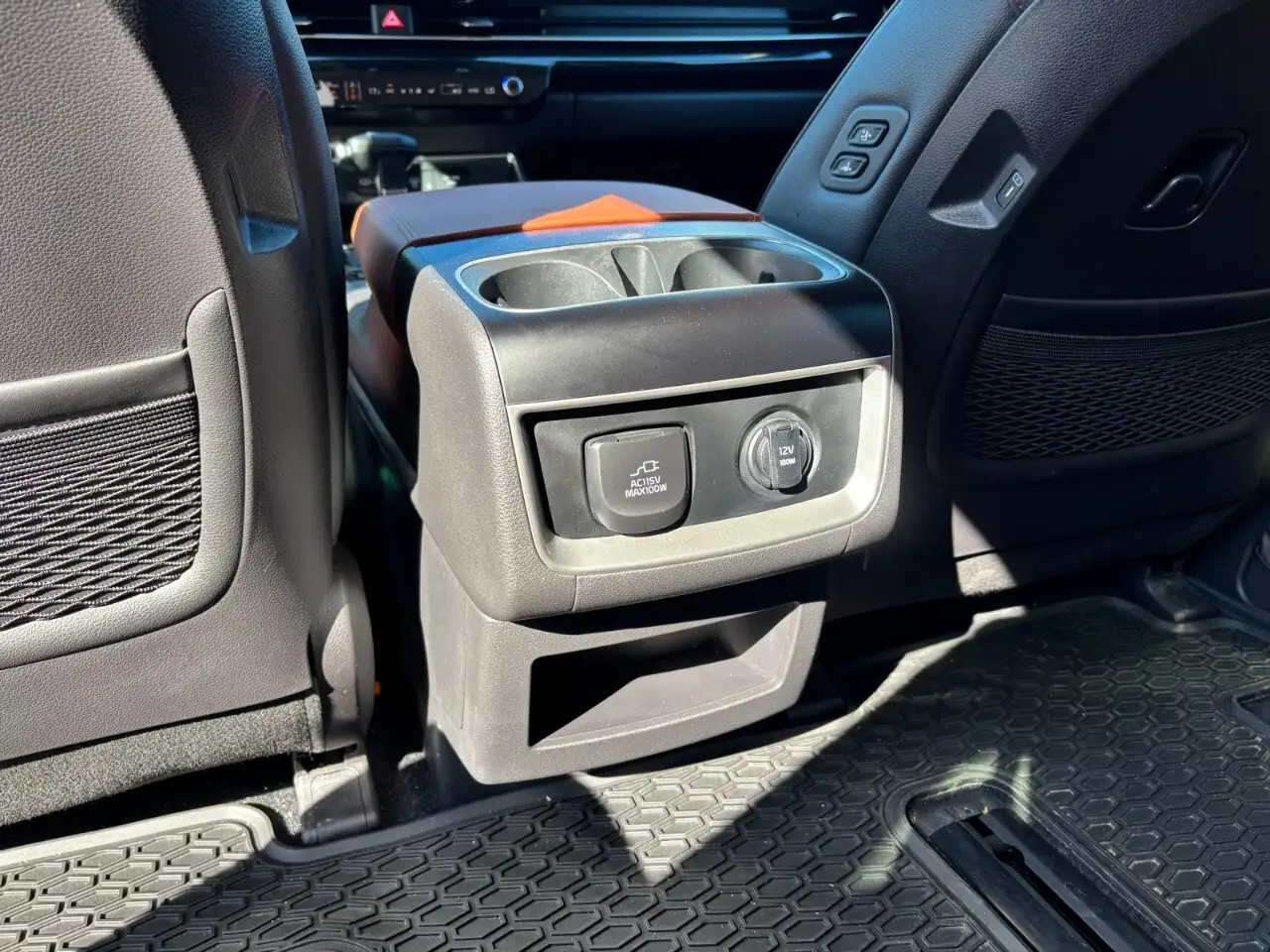 Kia Carnival photo Kia Carnival