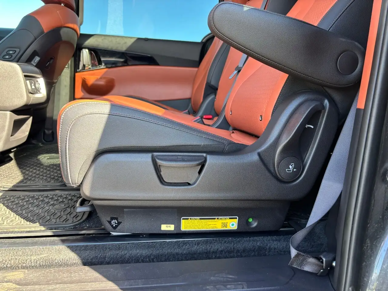 Kia Carnival photo Kia Carnival