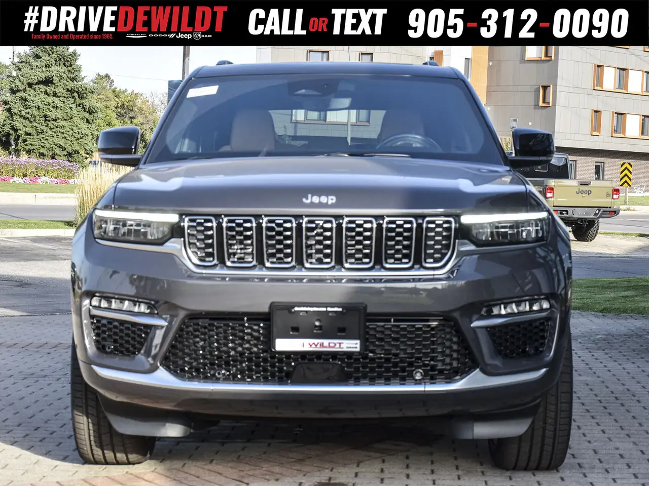 Jeep Grand Cherokee снимка Jeep Grand Cherokee