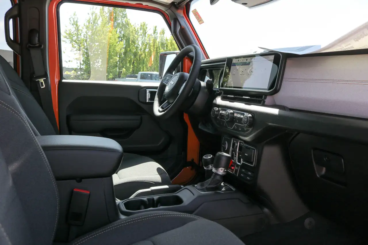 Jeep Wrangler снимка Jeep Wrangler