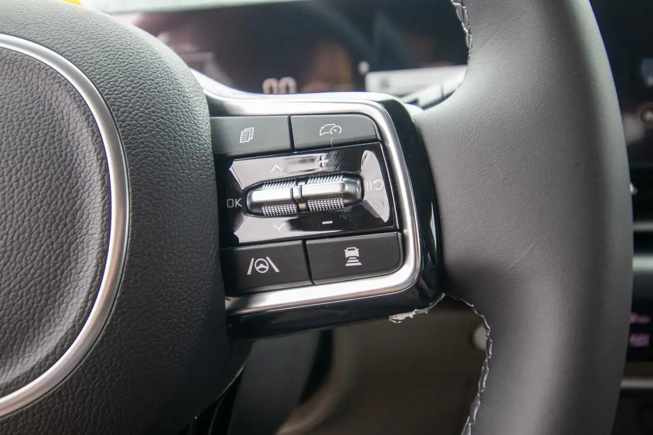 Kia Carnival снимка Kia Carnival