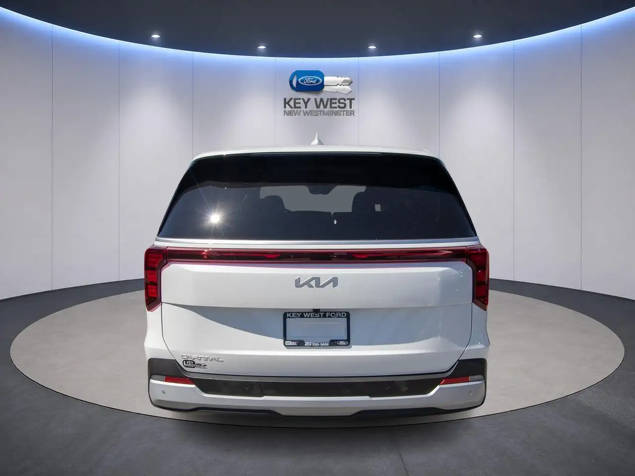 Kia Carnival снимка Kia Carnival