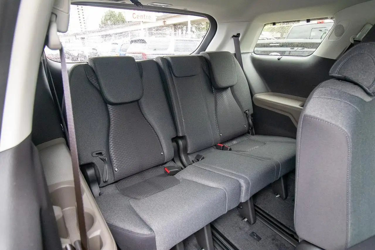Kia Carnival снимка Kia Carnival