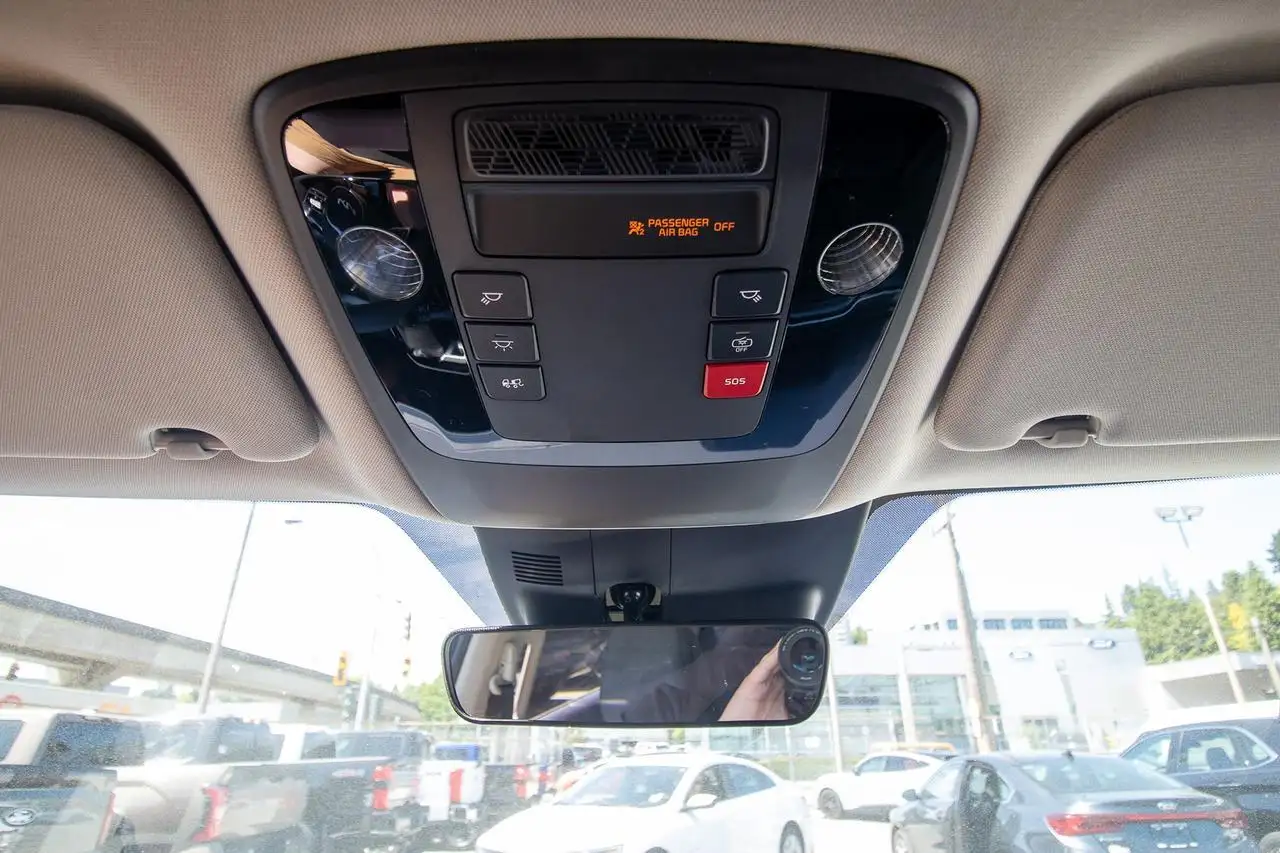 Kia Carnival снимка Kia Carnival