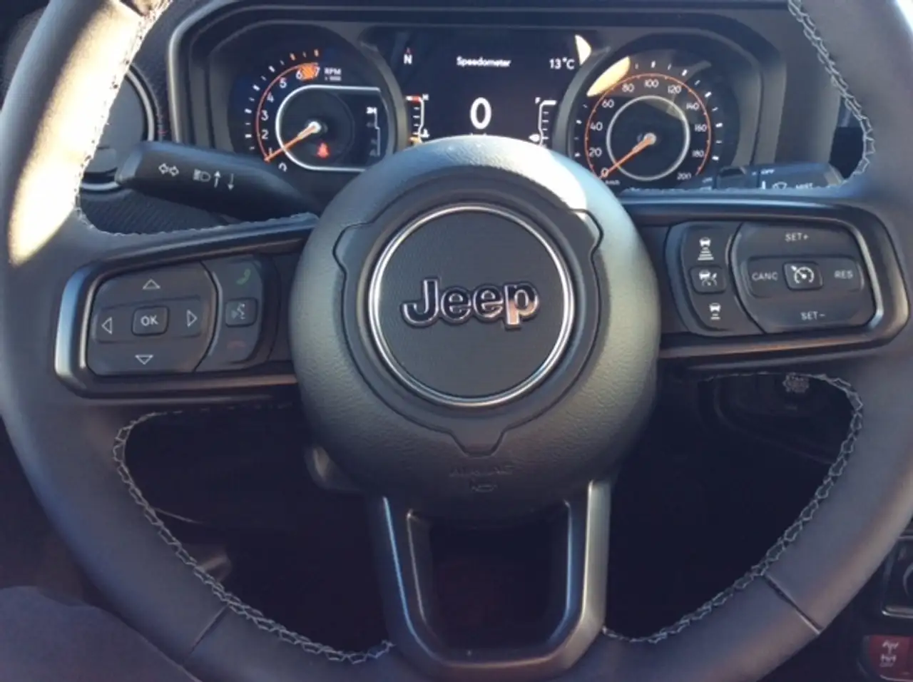 Jeep Wrangler снимка Jeep Wrangler