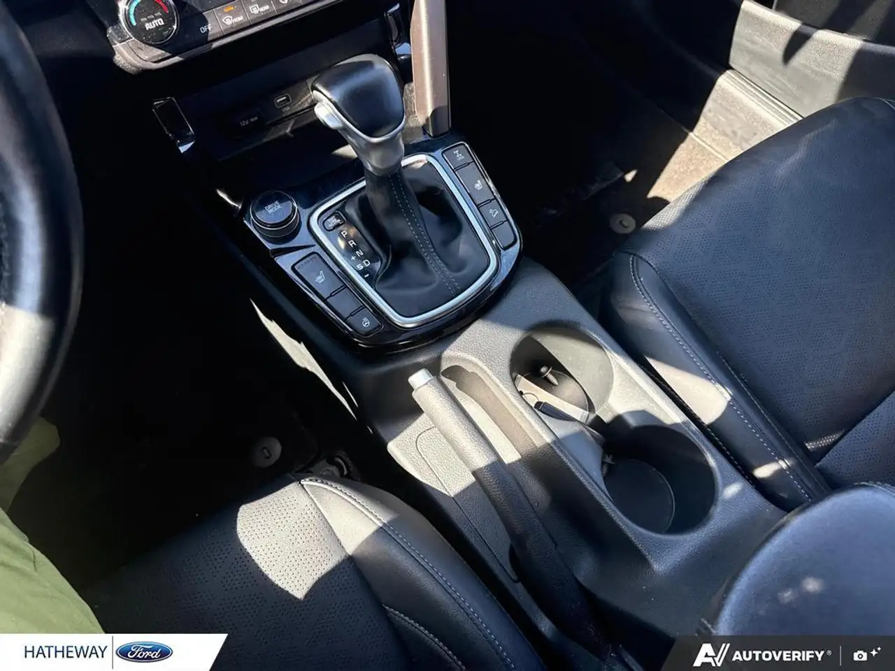 Kia Seltos снимка Kia Seltos