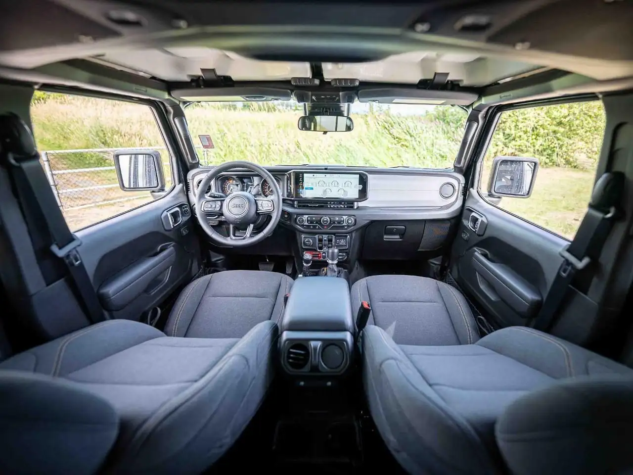 Jeep Wrangler снимка Jeep Wrangler