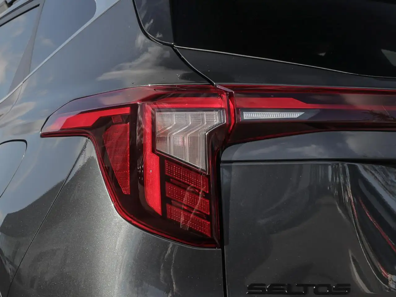 Kia Seltos снимка Kia Seltos