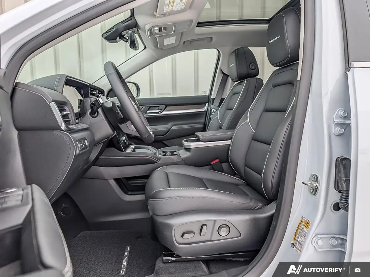 GMC Terrain photo GMC Terrain