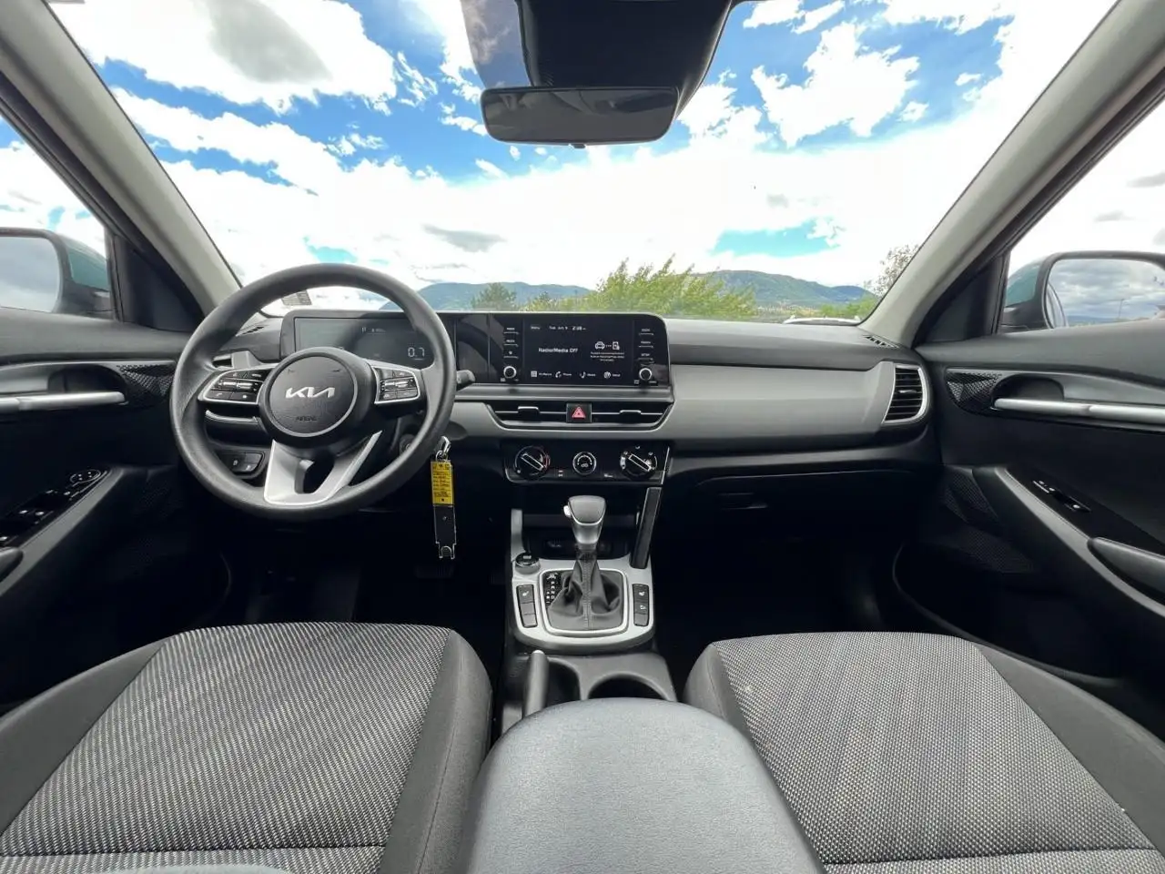 Kia Seltos photo Kia Seltos