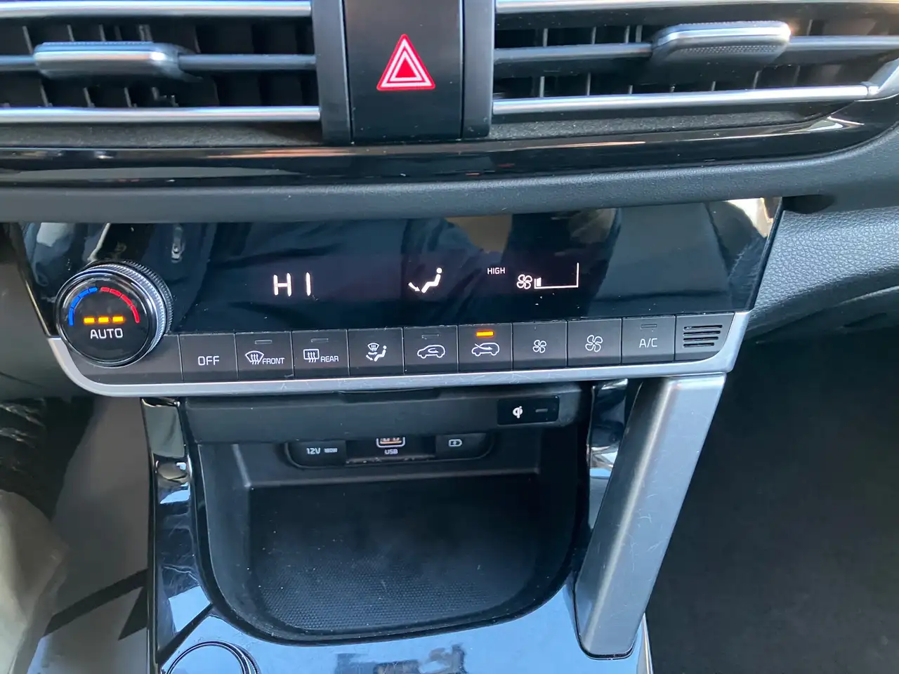 Kia Seltos снимка Kia Seltos