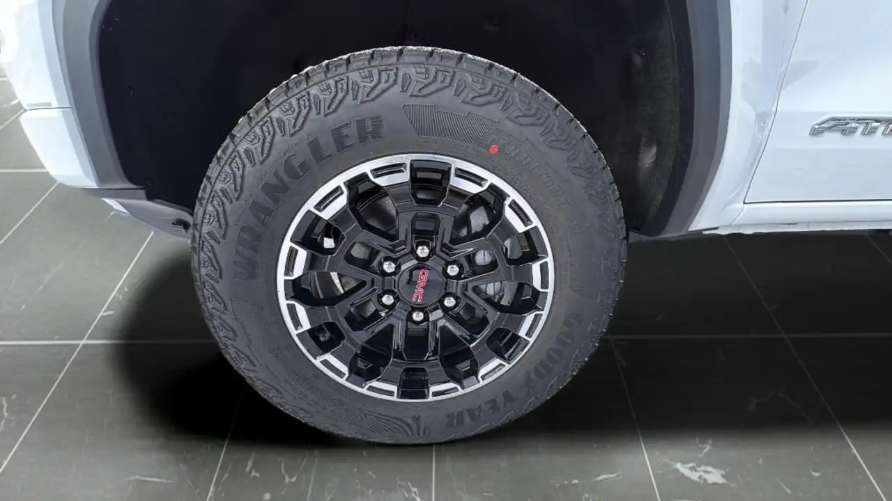 GMC Canyon снимка GMC Canyon